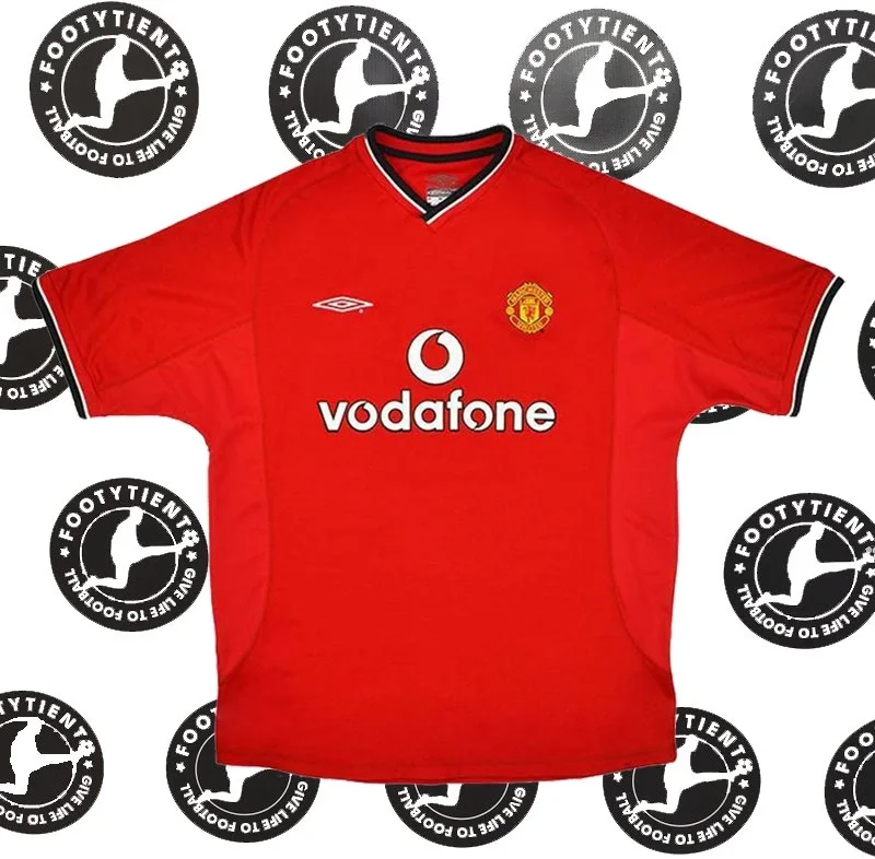 Manchester United 2000 - 2002 Retro Forma