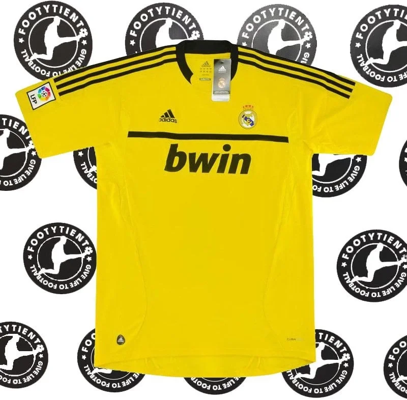 Real Madrid 2011 - 2012 Retro Forma